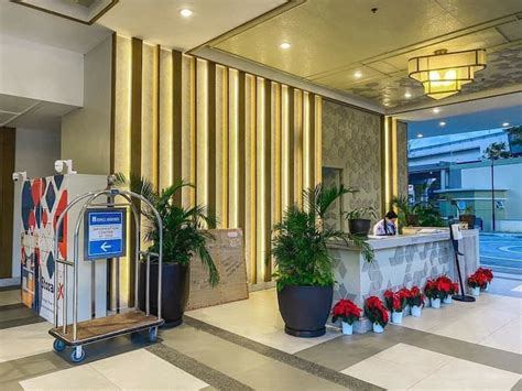 airbnb near ayala malls cloverleaf|Elegant 2BR Condo by JM staycation near Ayala Mall .